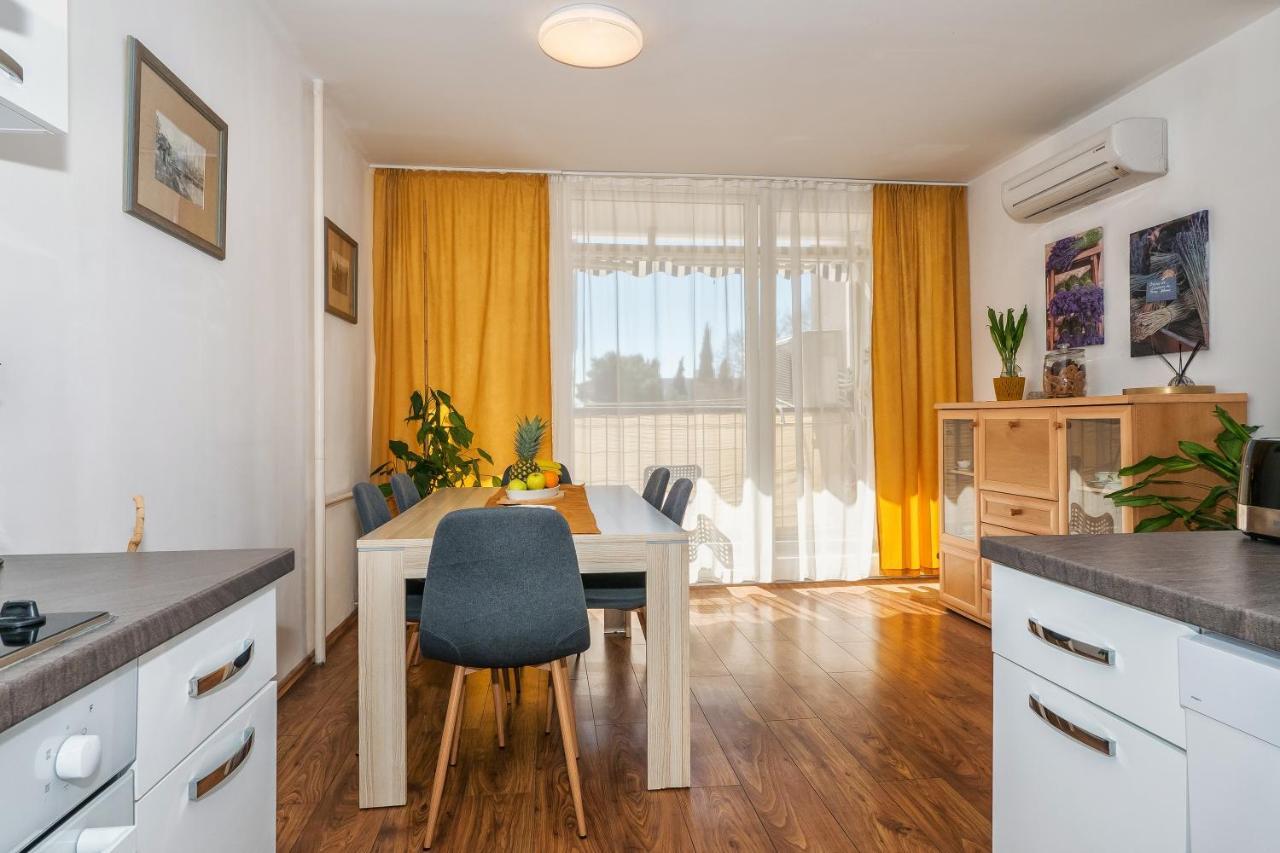Apartman Neda Сплит Екстериор снимка